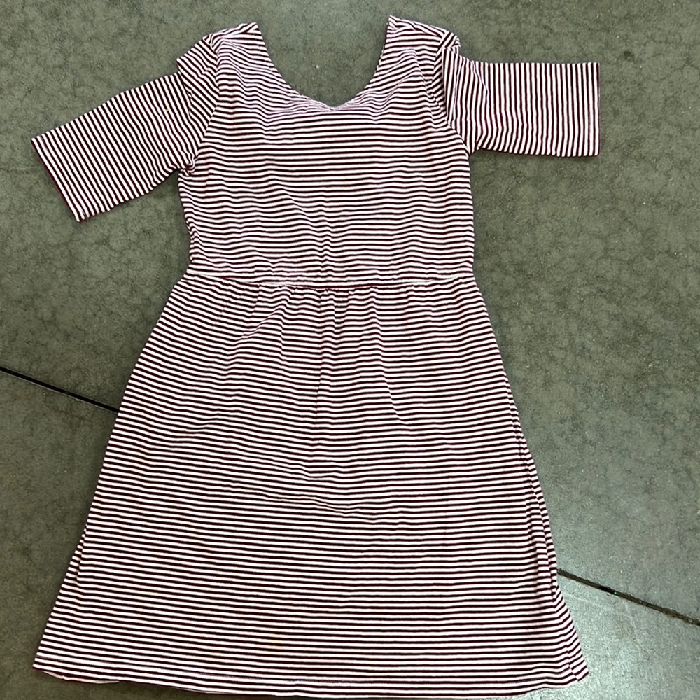Girls Old Navy white and maroon striped dress size Medium 8 - Picture 1 of 4